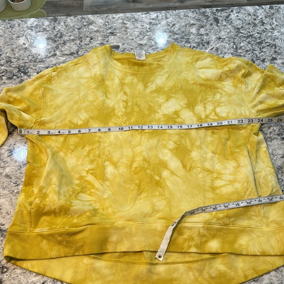 All in motion | Tie Dye Sweatshirt w/ Pockets & Thumbholes in Yellow Size XXL - Picture 9 of 10